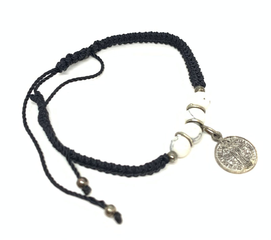 PULSERA HILO TEJIDA HOWLITA SAN BENITO