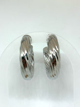Cargar imagen en el visor de la galería, ARRACADAS PLATEADAS CHUNKY
