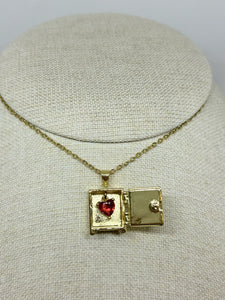 COLLAR CAJA FUERTE CON CORAZÓN