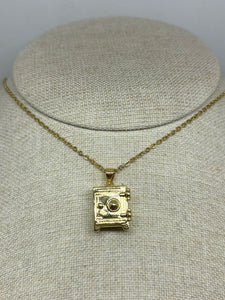 COLLAR CAJA FUERTE CON CORAZÓN