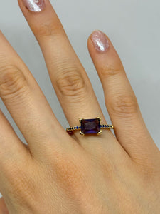 ANILLO ZIRCONIA RECTANGULAR MORADA
