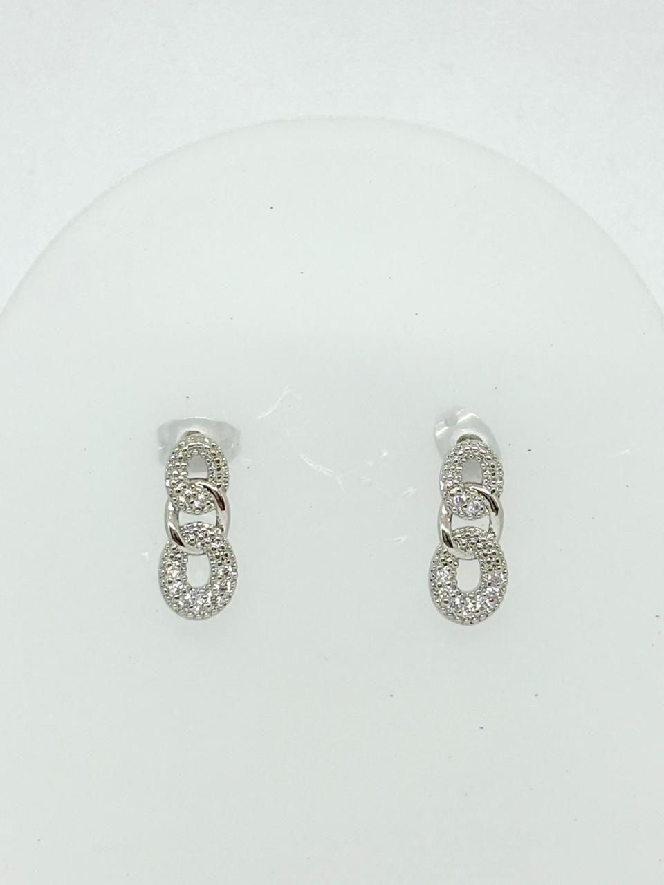 ARETES CADENA CON ZIRCONIA PLATEADOS