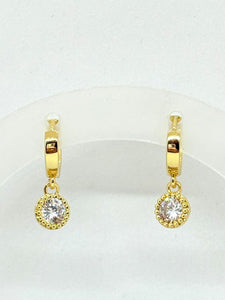 HUGGIES CON ZIRCONIA COLGANTE