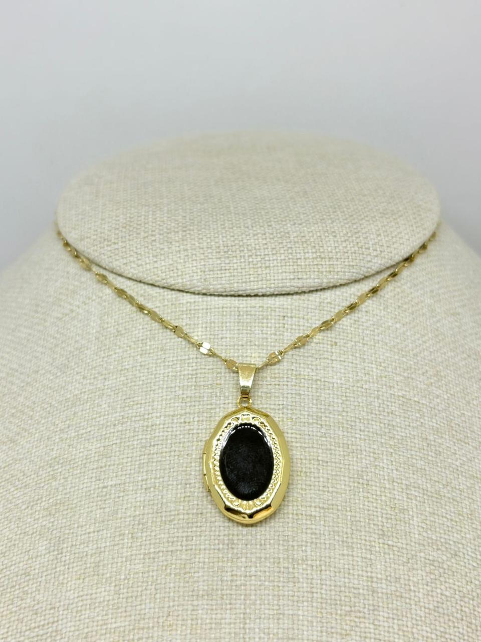COLLAR RELICARIO NEGRO
