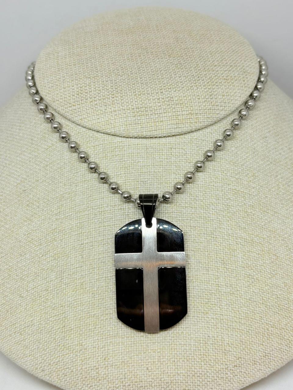 COLLAR PLACA CON CRUZ