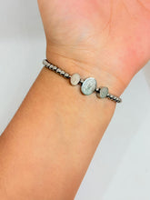 Cargar imagen en el visor de la galería, PULSERA MUJER BOLITAS VIRGEN DE GUADALUPE
