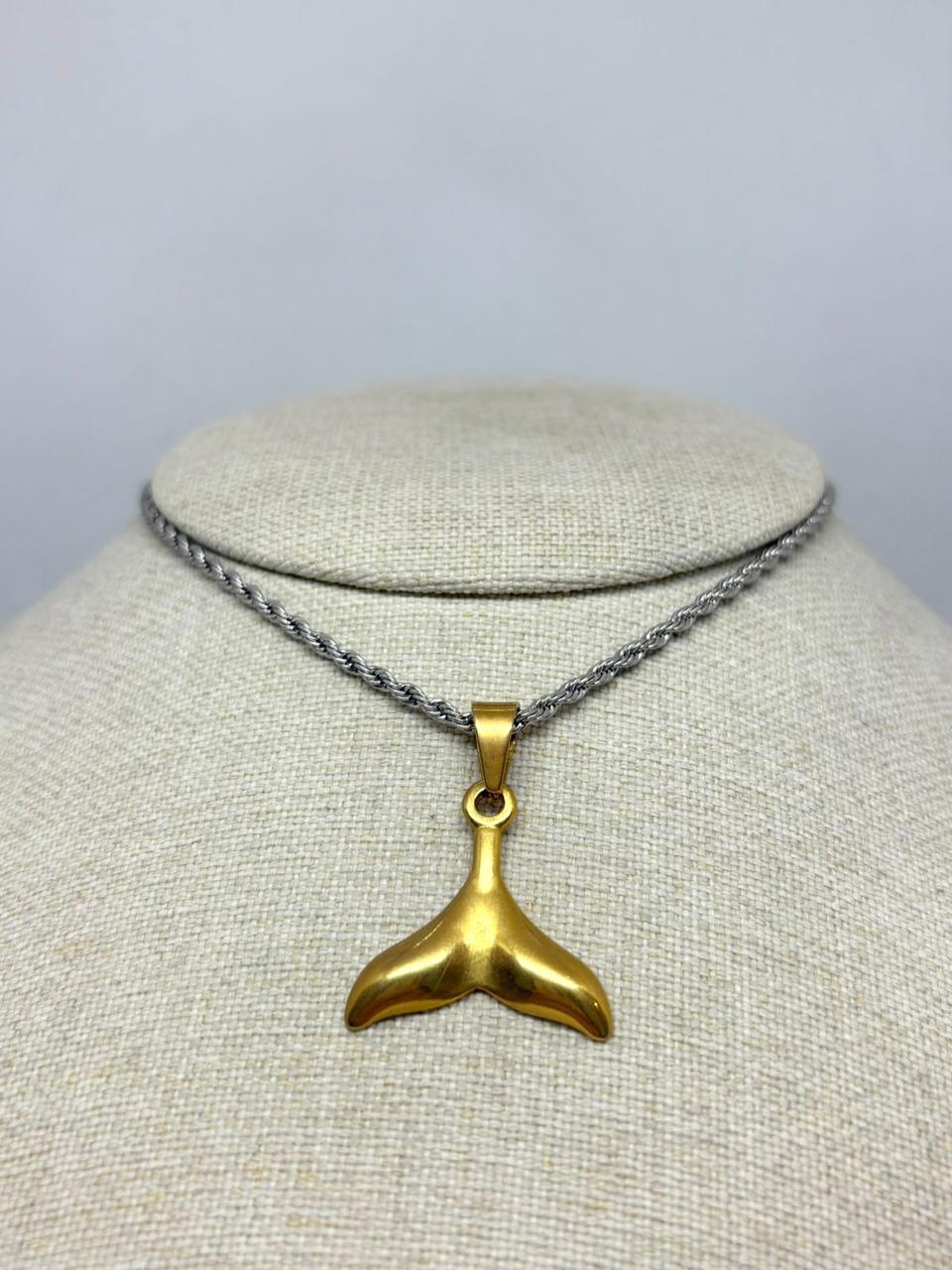 COLLAR MUJER COLA DE BALLENA