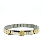 Cargar imagen en el visor de la galería, PULSERA ELASTICA CORAZONES CON ZIRCONIA
