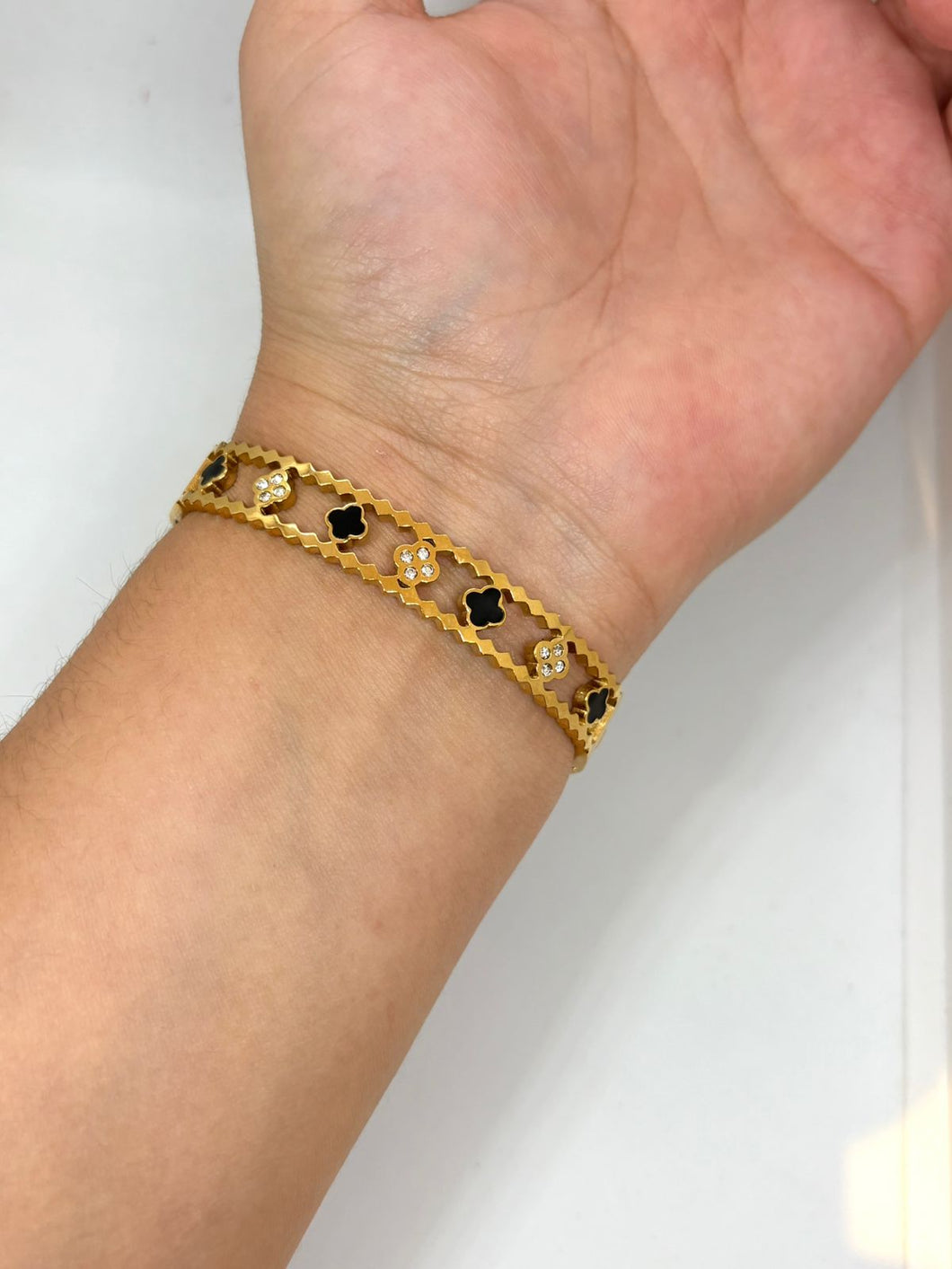 BRAZALETE FLORES ZIRCONIA DORADO