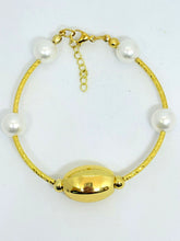Cargar imagen en el visor de la galería, PULSERA PERLAS CON OVALO
