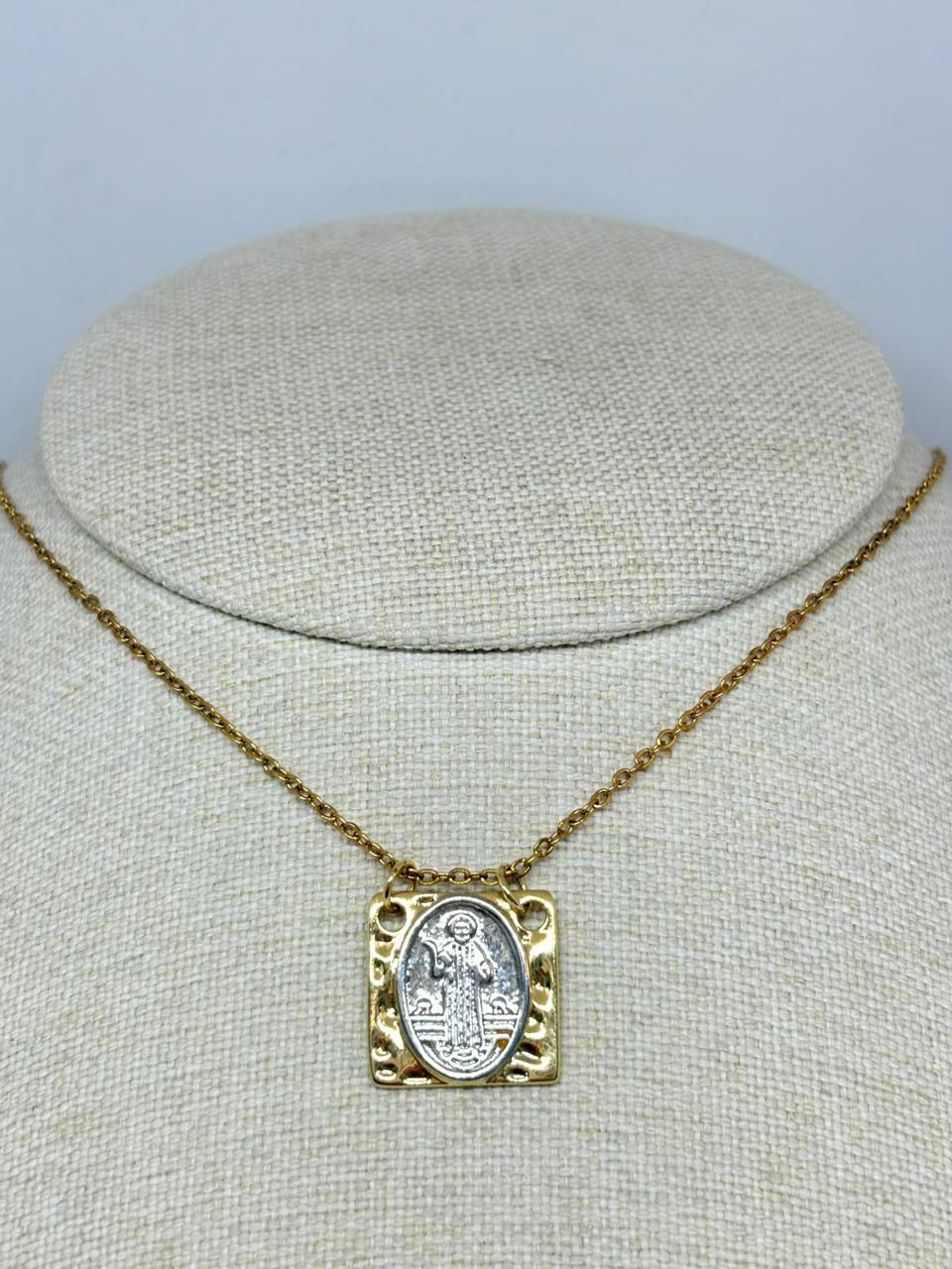COLLAR ESCAPULARIO