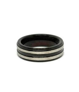 ANILLO NEGRO DOS LINEAS PLATEADAS