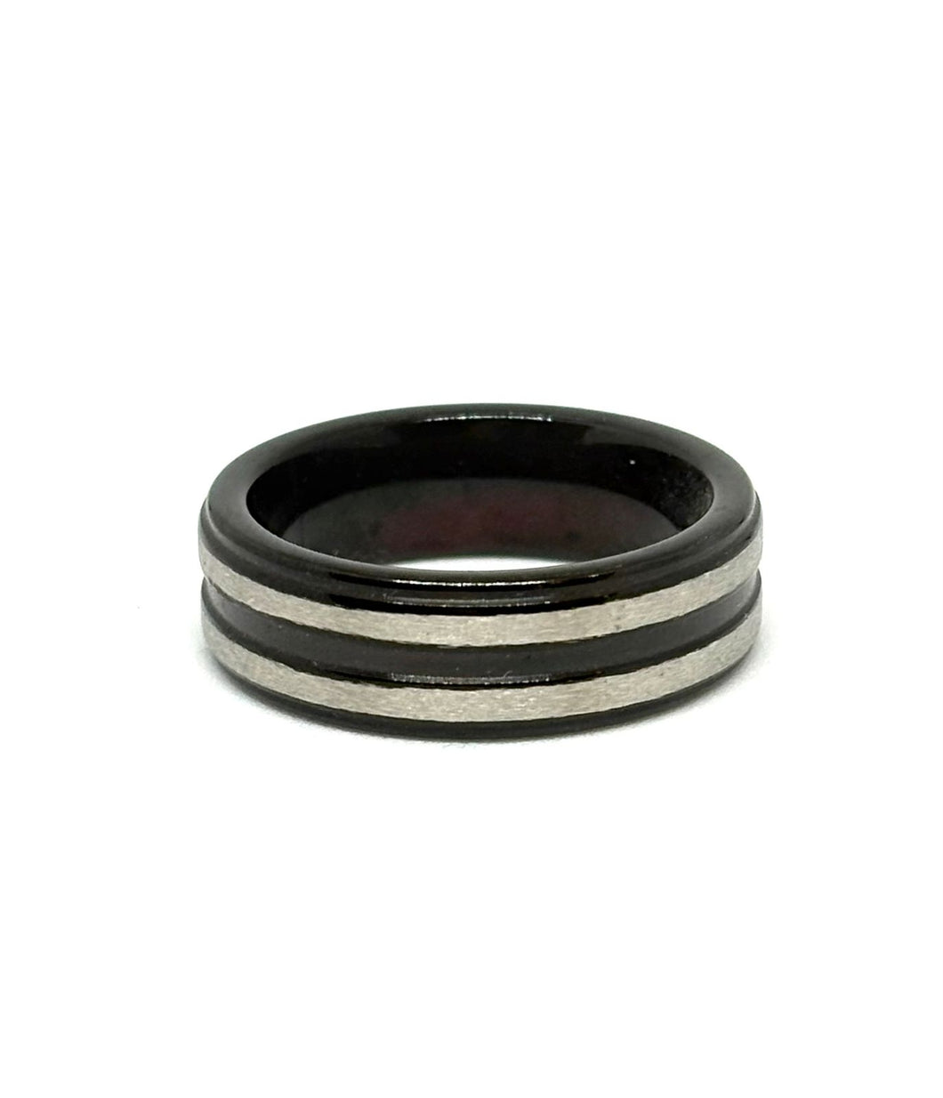 ANILLO NEGRO DOS LINEAS PLATEADAS