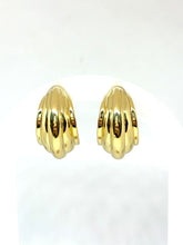 Cargar imagen en el visor de la galería, ARETES CON RELIEVE
