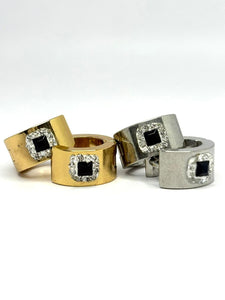 HUGGIES CON ZIRCONIA CUADRADA