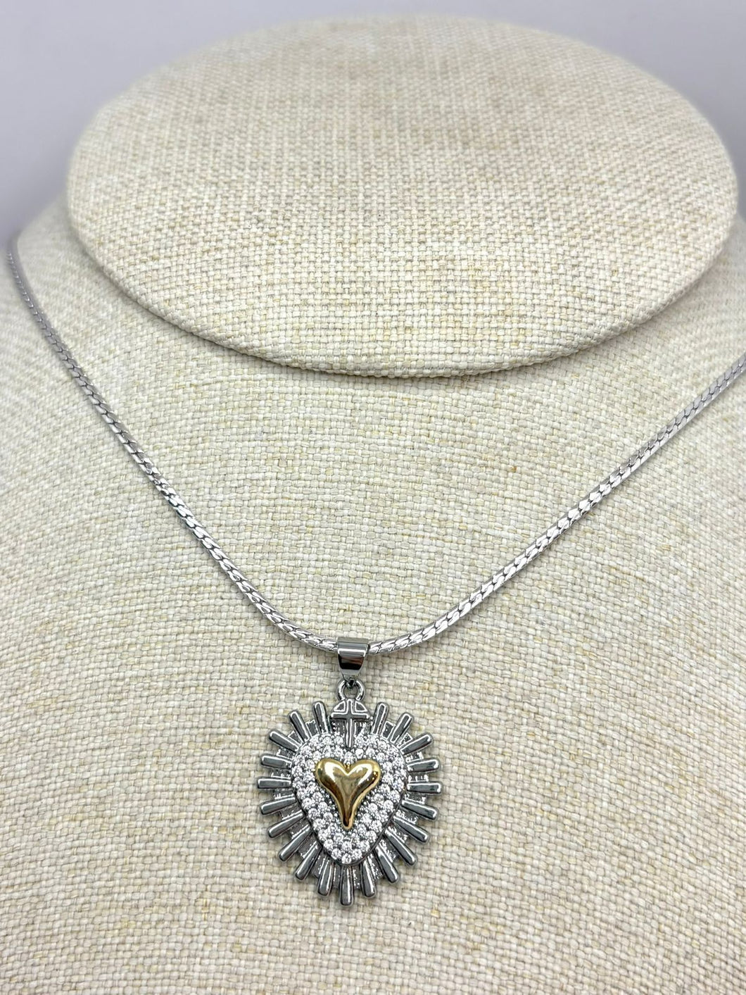 COLLAR SAGRADO CORAZÓN