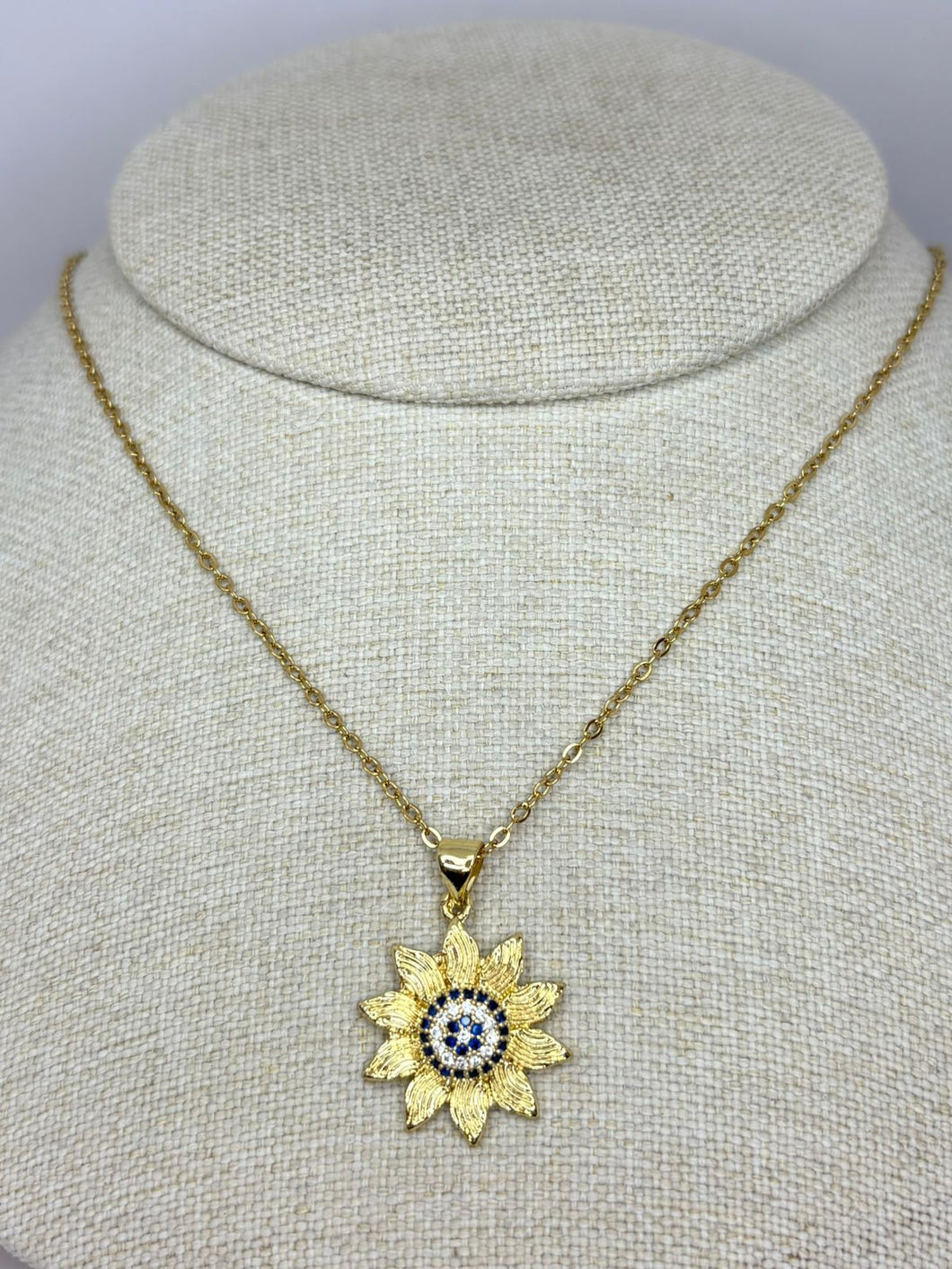 COLLAR GIRASOL CON ZIRCONIAS