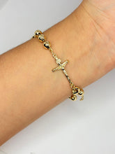 Cargar imagen en el visor de la galería, PULSERA BOLITAS SAN BENITO Y CRUCIFIJO
