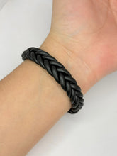Cargar imagen en el visor de la galería, PULSERA NEGRA CON CIERRE PLATEADO
