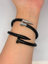 Cargar imagen en el visor de la galería, PULSERA PIEL CLAVO
