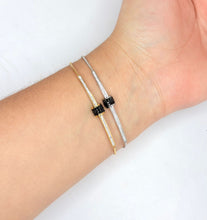 Cargar imagen en el visor de la galería, PULSERA PLACA ZIRCONIAS

