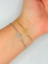 Cargar imagen en el visor de la galería, PULSERA CRUCIFIJO AJUSTABLE
