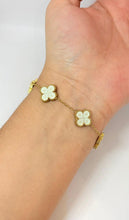 Cargar imagen en el visor de la galería, PULSERA FLORES PASTEL
