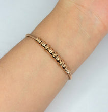 Cargar imagen en el visor de la galería, PULSERA HILO TRENZADO DE BOLITAS
