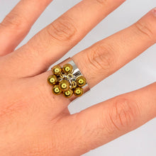 Cargar imagen en el visor de la galería, ANILLO BOLITAS COLGANTES AJUSTABLE
