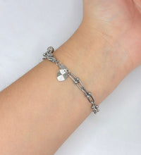 Cargar imagen en el visor de la galería, PULSERA ESLABONES CON CORAZÓN
