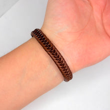 Cargar imagen en el visor de la galería, PULSERA PIEL TRENZADA HILO
